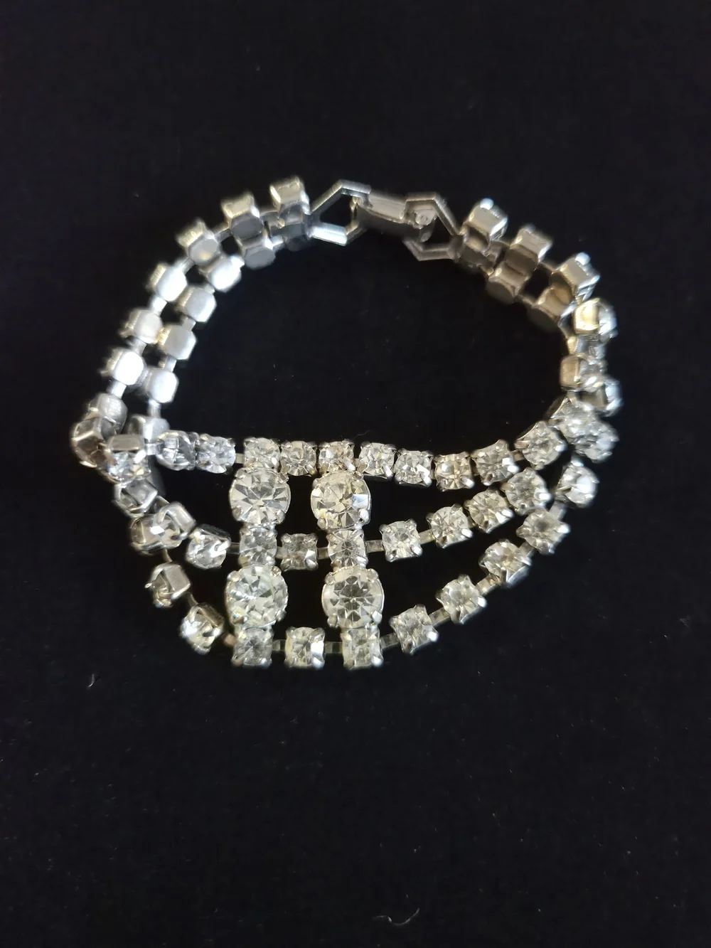 Source Unknown sparkling rhinestone